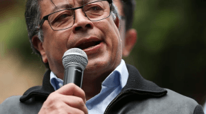 Presidente da Colômbia, Gustavo Petro, é investigado após denúncias de financiamento ilegal de campanha eleitoral