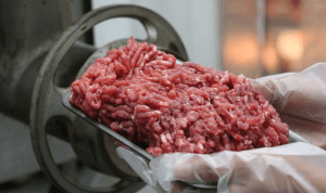 Preço alto leva brasileiro a reduzir consumo de proteínas