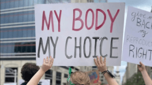 Revogação da lei do aborto dos EUA completa 1 ano e segue em debate