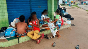 Entrada de venezuelanos por RR dispara com mais crianças, idosos e doentes