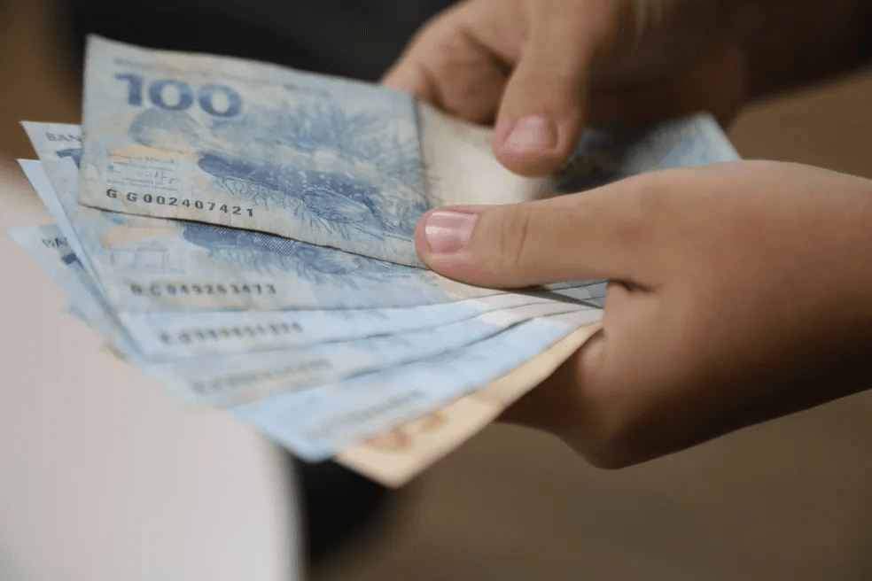 Governo do RN anuncia pagamento de 40% do 13º salário para 22,7 mil servidores nesta sexta-feira (30)