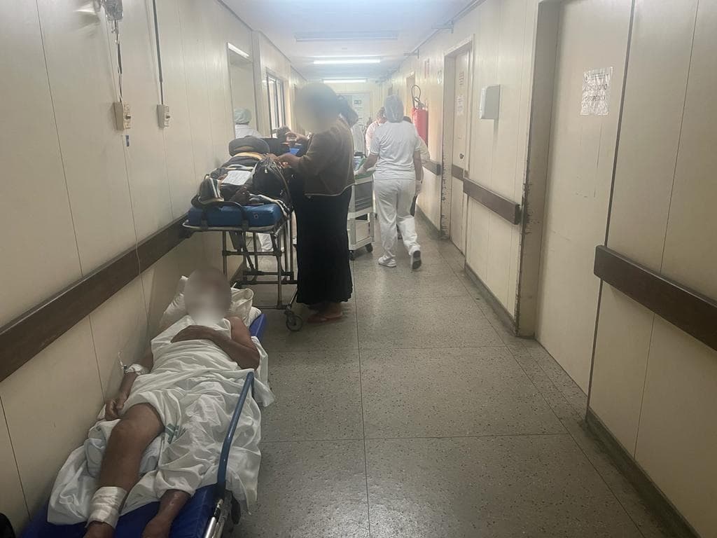 FOTOS: Pacientes voltam a ocupar corredores do Walfredo Gurgel
