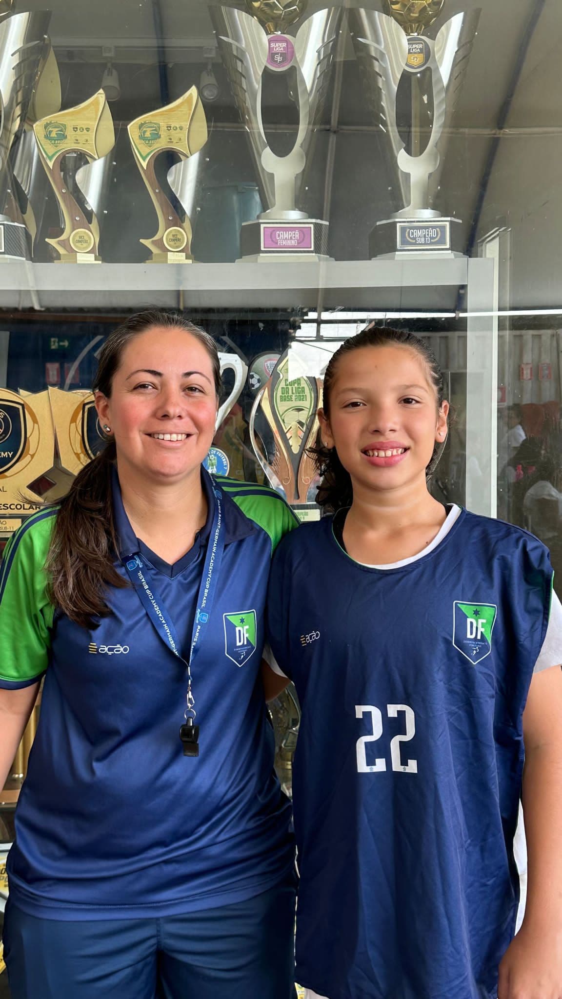 Com 11 anos, potiguar Laura Macena é uma das promessas para o futebol feminino