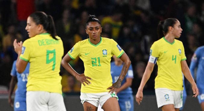 Copa do Mundo Feminina: França marca no fim, vence e amplia tabu contra o Brasil