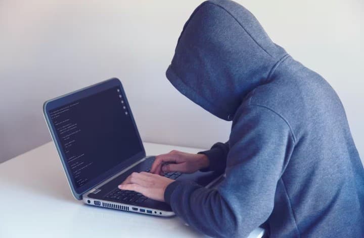 Com crescimento dos crimes digitais, casos de estelionato disparam no Brasil e chegam a 1,8 milhão em 2022