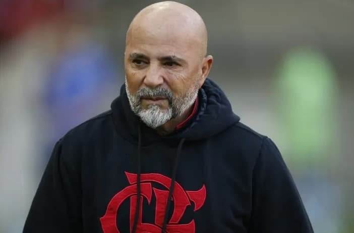 Com cargo ameaçado, Sampaoli se pronuncia sobre agressão de preparador físico a Pedro: ‘Não tenho dormido pensando em ajudar Pedro e Pablo'