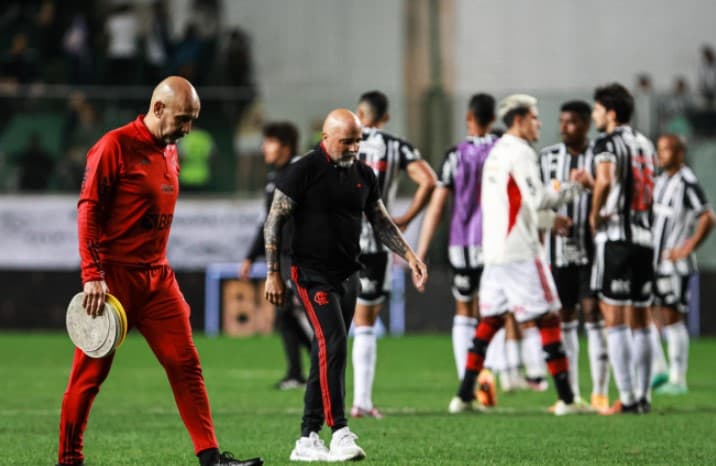 Flamengo demite preparador físico que agrediu Pedro; Futuro de Sampaoli será definido após reunião