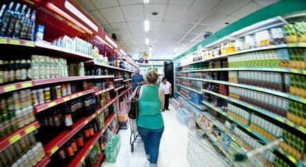 Proposta da reforma tributária encarece cesta básica em 60%, diz Associação Brasileira de Supermercados