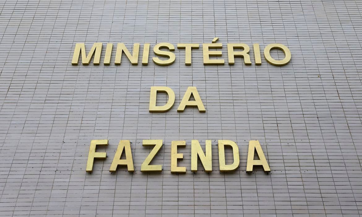 Governo federal vai gastar mais com juros do que com a Saúde, Educação e Desenvolvimento Social