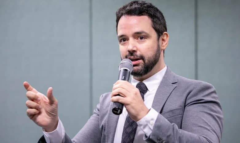 Se aumento de receitas não vingar no Congresso, governo cortará despesas, diz secretário do Planejamento