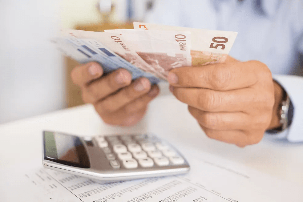 ECONOMIA EM RISCO: Abertura de novos negócios no RN cai 61,1%, aponta Sebrae
