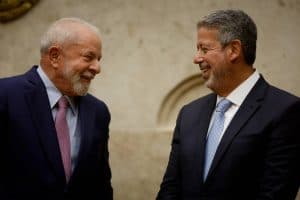 Lula tem encontros secretos com Lira e ignora série de promessas por transparência