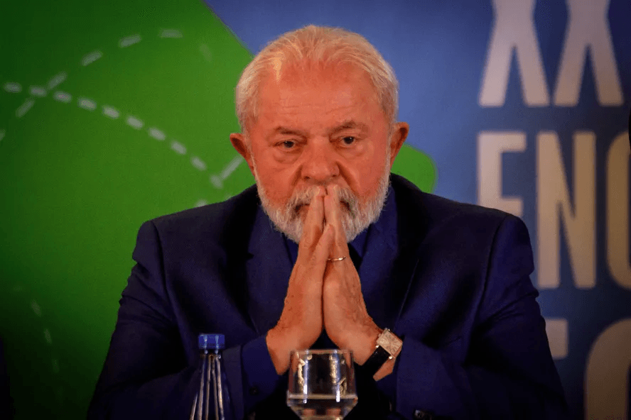 Ministros afagam Lula, articulam com colegas e liberam emendas para tentar escapar da reforma
