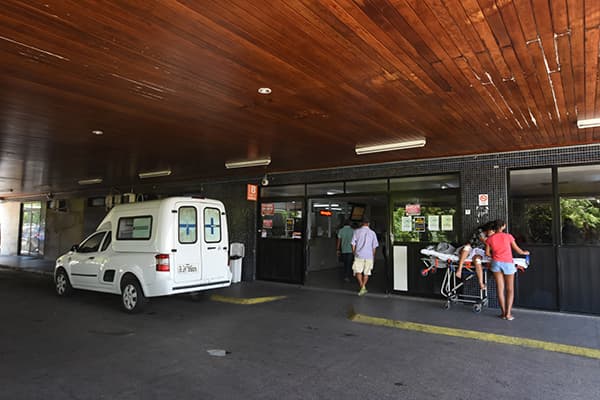 Médicos paralisam na quarta-feira atendimentos de pronto-socorro em UPAs e seis hospitais