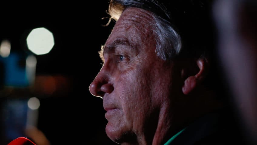 "Tem fantasia aí", diz Bolsonaro sobre depoimento de hacker