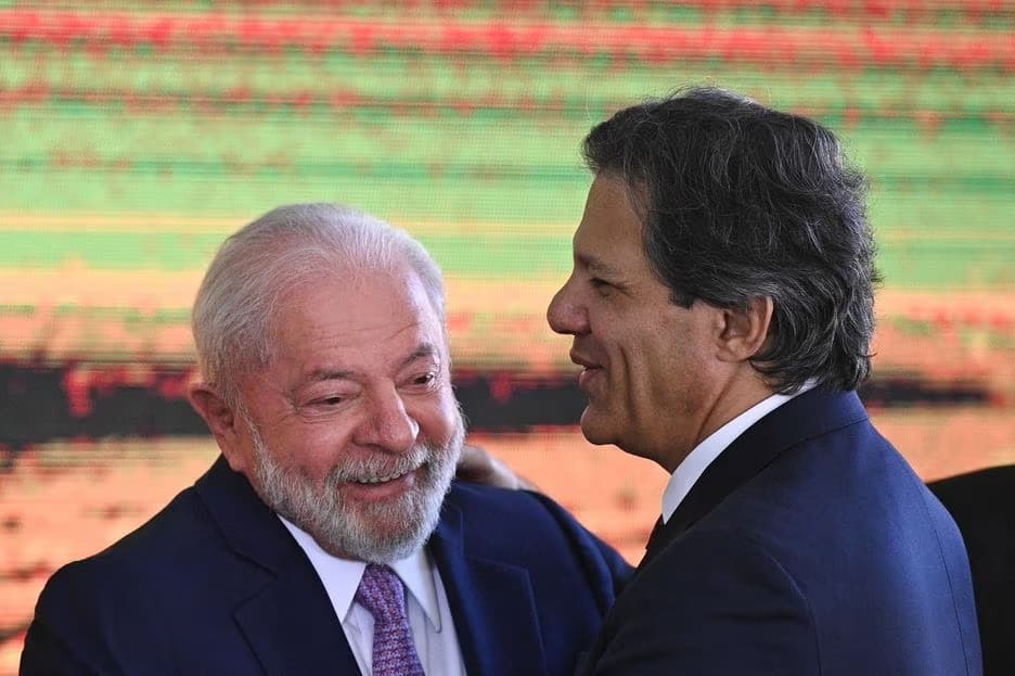 Lula loteia cargos em conselhos de estatais e ministros ganham R$ 30 mil por uma reunião ao mês