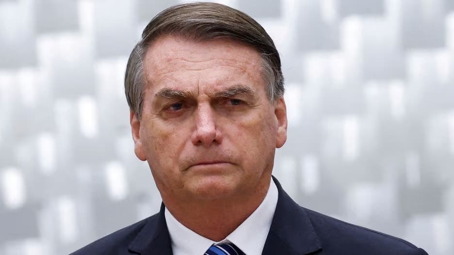 Bolsonaro diz que estratégia de confissão de Mauro Cid é camicase