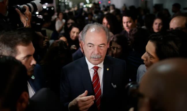 Sob o comando de Mercadante, BNDES tem queda de 45% no lucro
