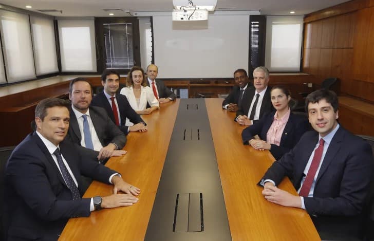 Copom corta taxa básica de juros em 0,5 ponto percentual; Selic cai de 13,75% para 13,25%