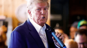 Donald Trump e mais 18 são acusados de tentar manipular eleição presidencial de 2020 na Geórgia