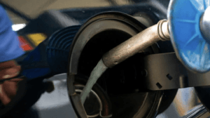 Impostos federais sobre o diesel irão retornar e fazem valor subir até 2024; confira