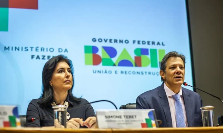 Mesmo com arcabouço fiscal, mercado diverge do governo e prevê contas públicas no azul só em 2028