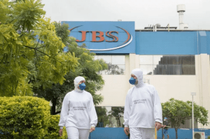 JBS tem prejuízo de R$ 263,6 milhões no 2º trimestre de 2023