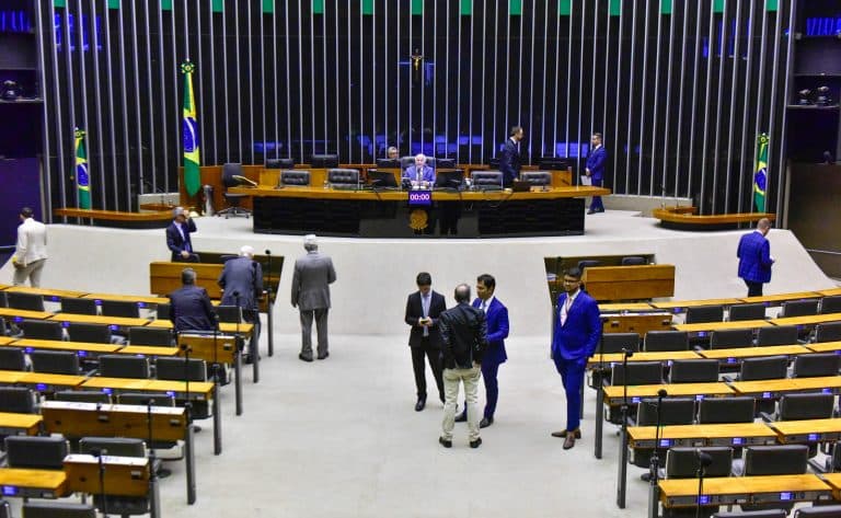 Líderes entram em acordo, e novo marco fiscal será votado nesta terça-feira (22)