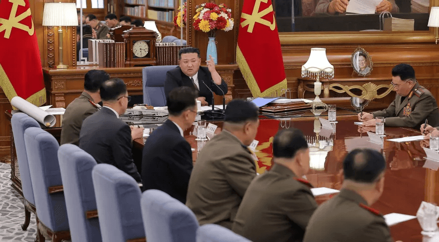 Ditador da Coreia do Norte adverte exército sobre possibilidade de guerra
