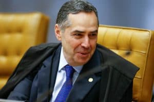 Barroso autoriza que irmã do ministro das Comunicações volte ao cargo de prefeita no Maranhão
