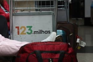 Justiça proíbe que donos da 123 Milhas saiam do país e autoriza condução coercitiva à CPI