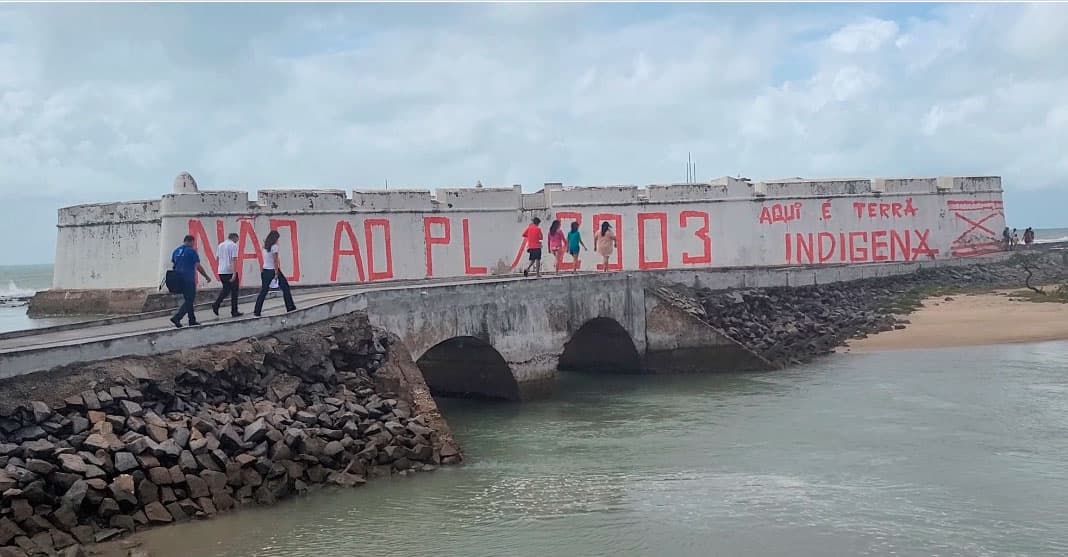 Governo aguarda autorização do Iphan para remover pichação no Forte dos Reis Magos