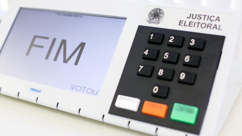 De Pix a Fundão, projetos da reforma eleitoral afrouxam regras