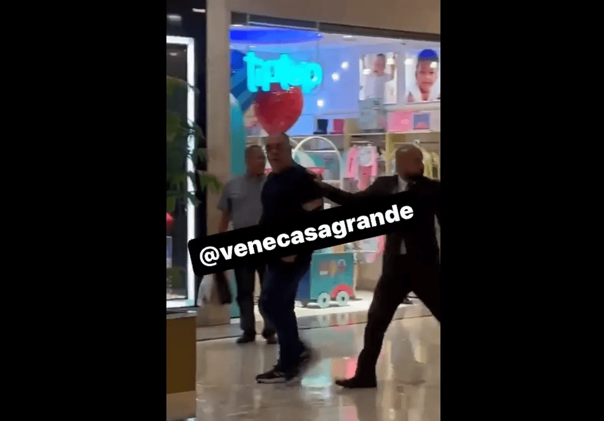 VÍDEO: Dirigente do Flamengo agride homem em shopping no Rio