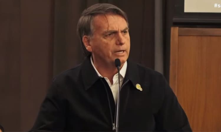 Bolsonaro recebe alta de hospital em Brasília após nova internação por ‘desconforto intestinal’