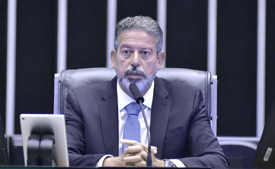 Minirreforma eleitoral: políticos dão sinal verde a festa com fundo eleitoral