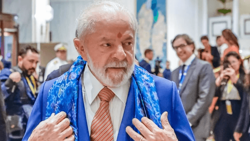 Lula volta da Índia e já passou 49 dias fora do Brasil