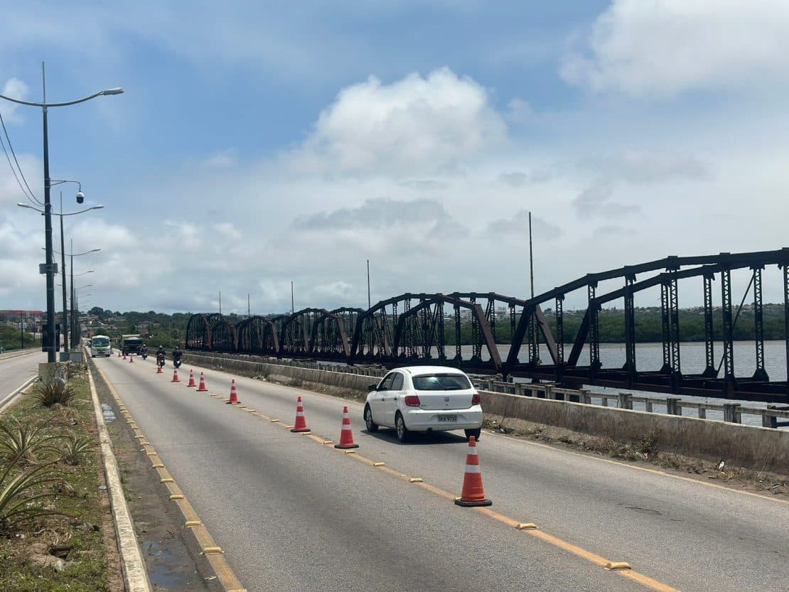 Comércio fatura até 80% menos com interdições na Ponte de Igapó e nos arredores