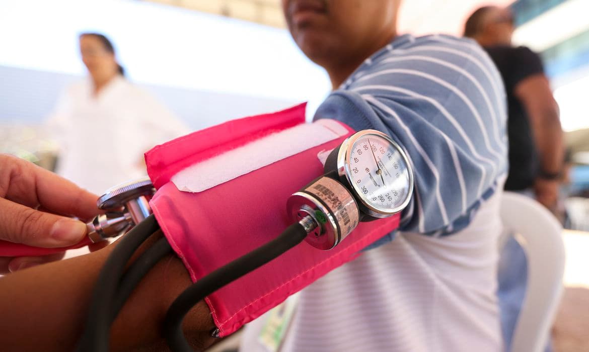 Hipertensão afeta um em cada três adultos no mundo, alerta OMS