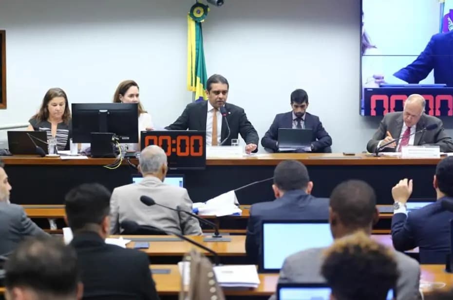 Comissão da Câmara aprova projeto para proibir casamento entre pessoas do mesmo sexo