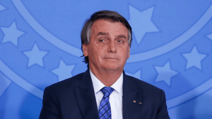 Relator libera para julgamento no TSE 3 ações contra Bolsonaro