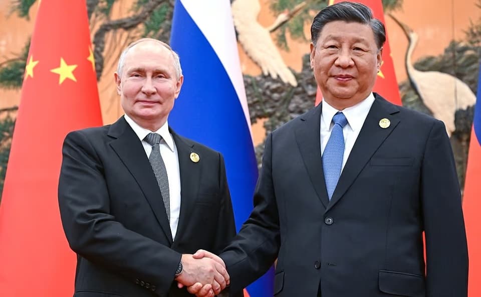 HIPOCRISIA: Putin pede negociações após tragédia em hospital de Gaza
