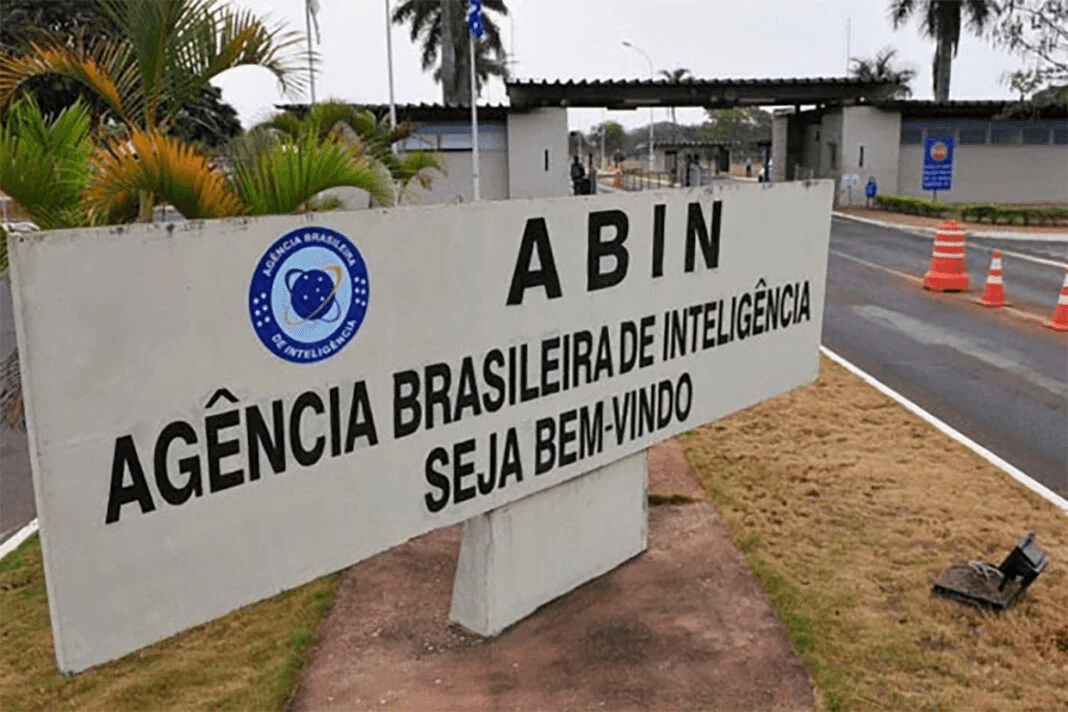 PF prende dois da Abin por grampo de celulares e intimidação durante governo Bolsonaro
