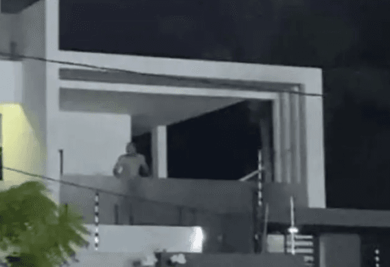 Turista alemão é detido após se exibir nu da varanda de casa para vizinhos em São Miguel do Gostoso