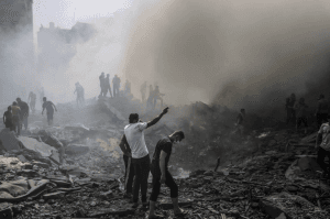 Guerra entre Israel e Hamas pode encarecer gasolina e comida e dificultar oferta de crédito no Brasil
