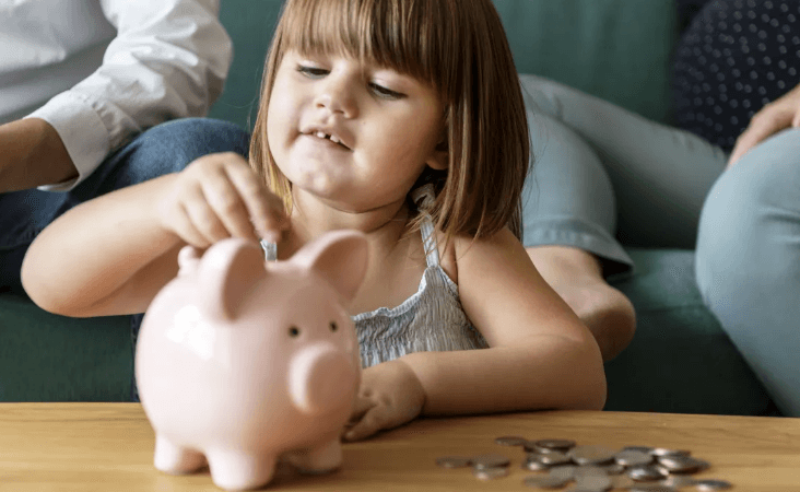 39% dos pais brasileiros têm o hábito de dar mesada aos filhos, diz pesquisa