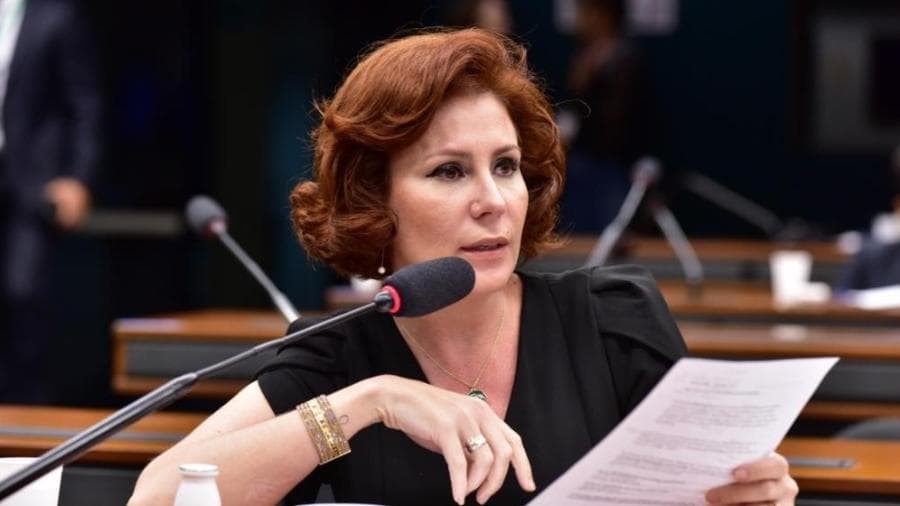 Ministério Público da Itália dá sinal verde para extradição de Carla Zambelli, aliada de Bolsonaro