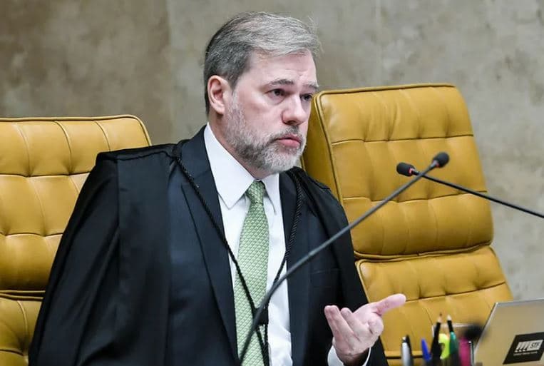 Dias Toffoli rejeita recursos de Bolsonaro contra multa de R$ 20 mil por criticar urnas eletrônicas