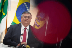 Planalto não atende Dino e deixa ministério com estrutura reduzida