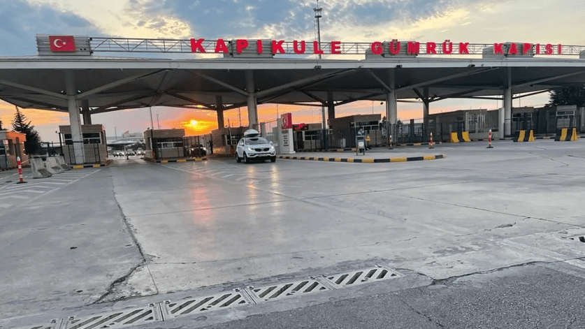 Carro diplomático da embaixada brasileira na Bulgária é apreendido na Turquia com 55 kg de cocaína